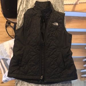 *SOLD* North Face Women’s size small black vest